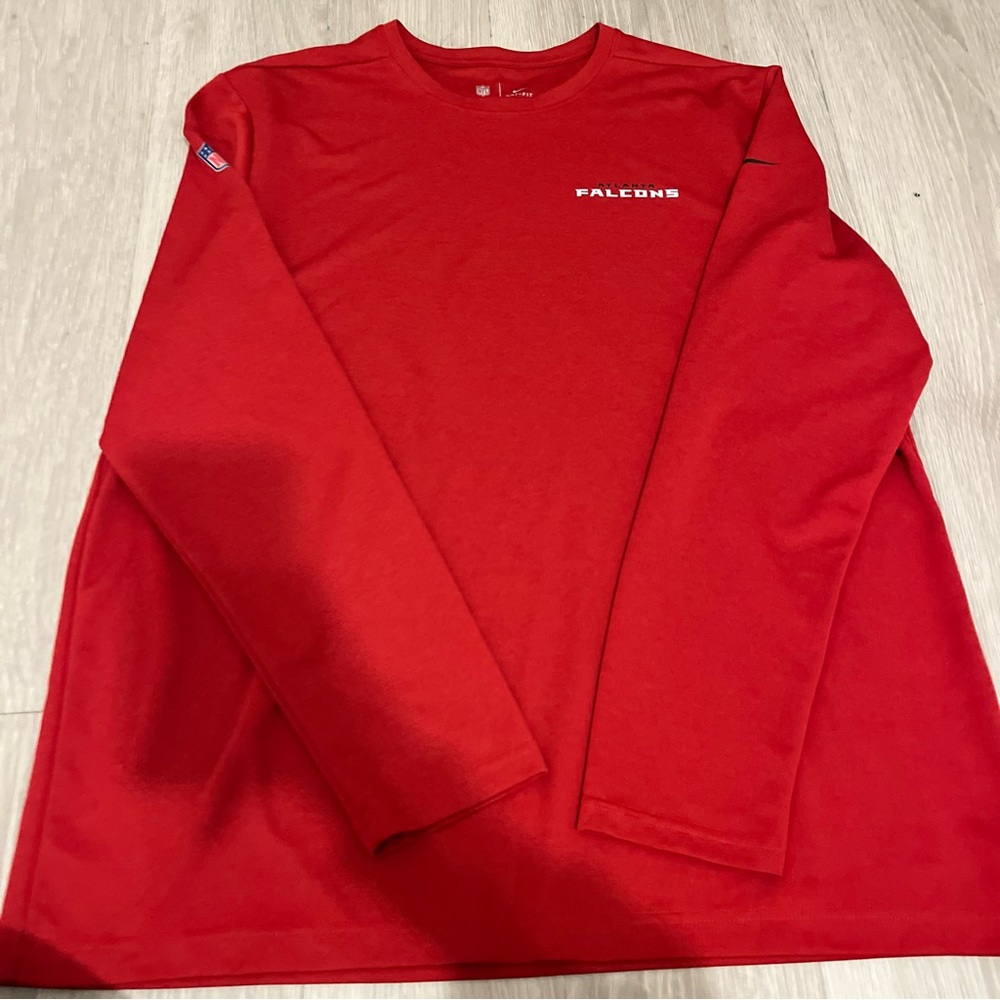 Nike red Falcons long sleeve fleece tee